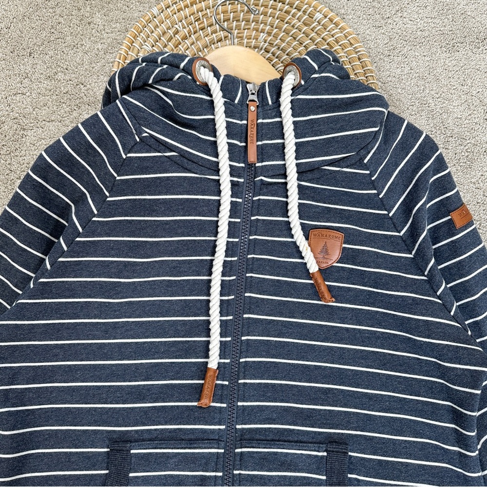 SOLD | Wanakome Women’s Hera Zip Up Sweatshirt Hooded Longsleeve in Navy Stripe - Picture 4 of 16